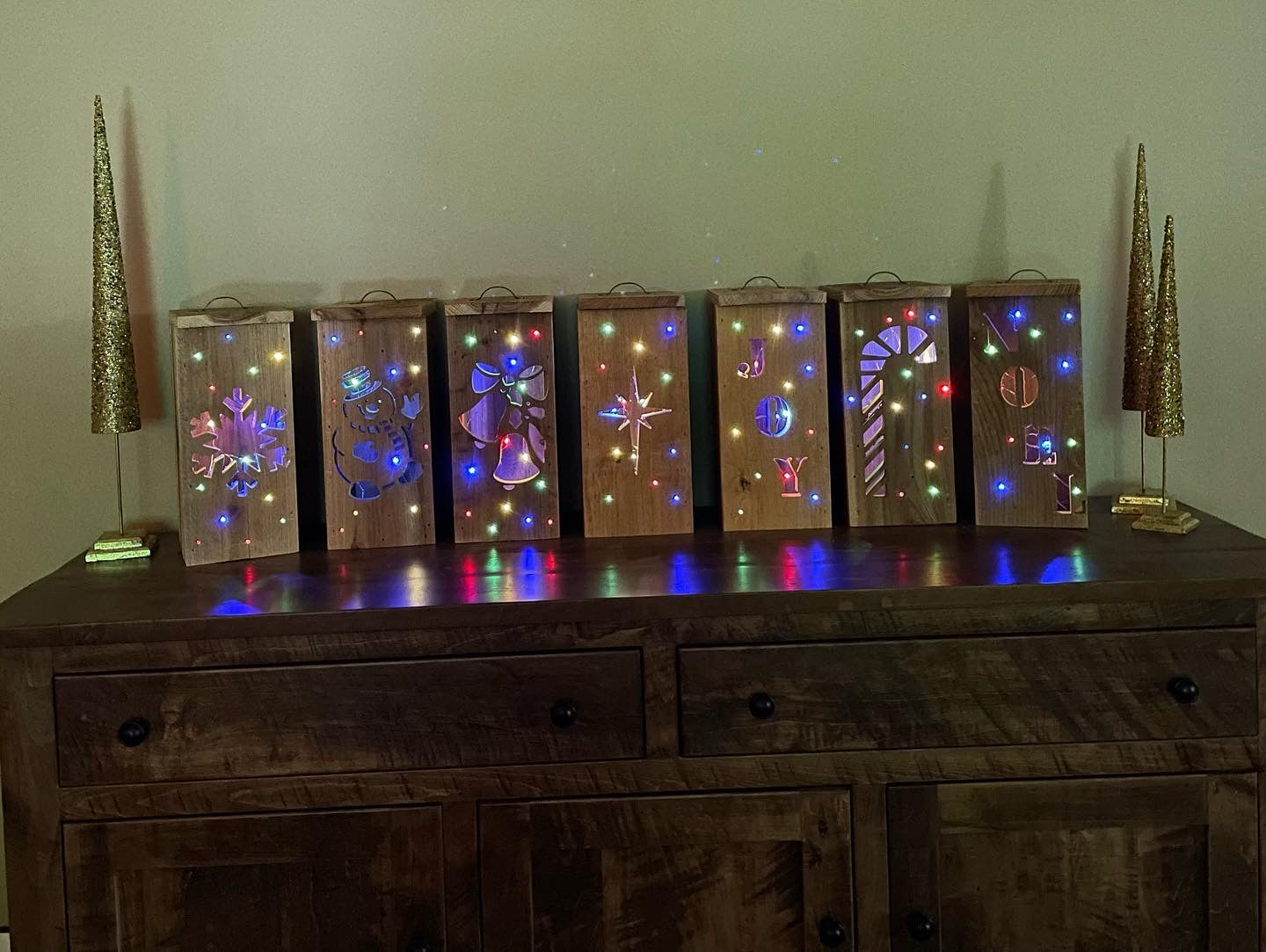 Rustic Christmas Lanterns (with flickering Tea Lights) (Wholesale)